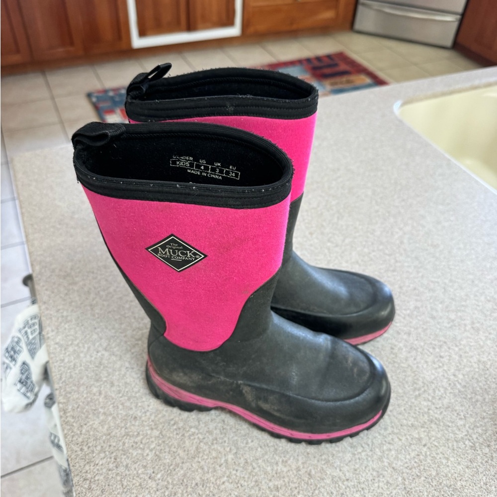 Muck Boot Company Kids' Pink and Black Waterproof Boots